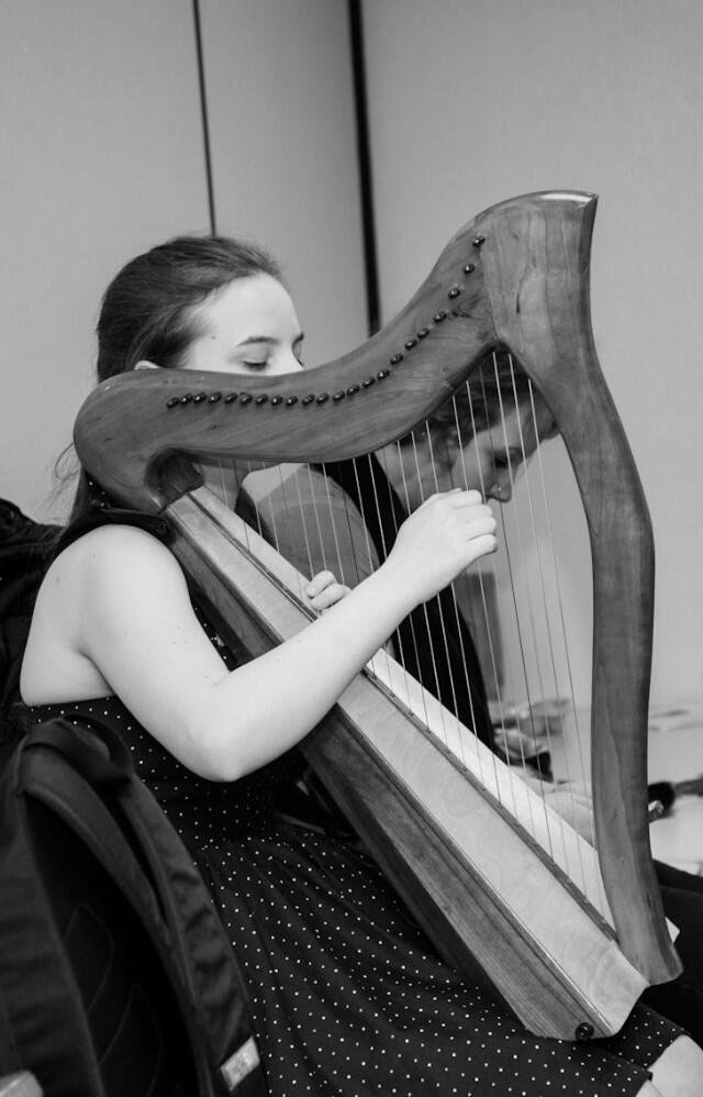 Hannah Warren Harpist - Lever Harp